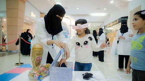 بالصور.. جامعة القصيم تختتم حملة «تفرق معك» الصحية التوعوية
