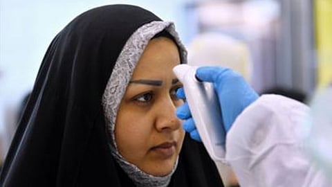 بسبب كورونا.. الحكومة اليمنية تحظر سفر رعاياها إلى إيران والدول الموبوءة