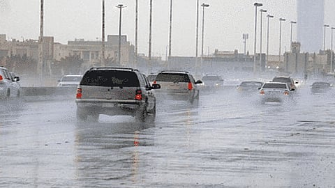 بالخرائط.. منخفض جوي شديد الديناميكية وسقوط الأمطار بغزارة.. خلال أيام