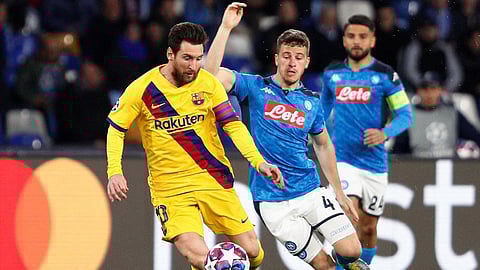 فيروس كورونا يهدد الحضور الجماهيري في مباراة برشلونة ونابولي