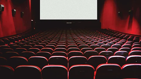 الكويت تغلق صالات السينما والمسارح والفنادق وقاعات الأفراح