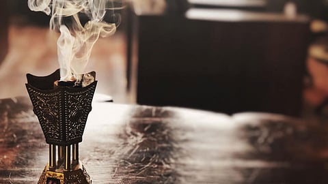 النمر يجيب.. هل البخور قادر على قتل الجراثيم والفيروسات؟