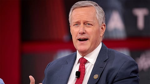 كبير موظفي «البيت الأبيض» يخضع للحجر الصحي للاشتباه في إصابته بـ«كورونا»