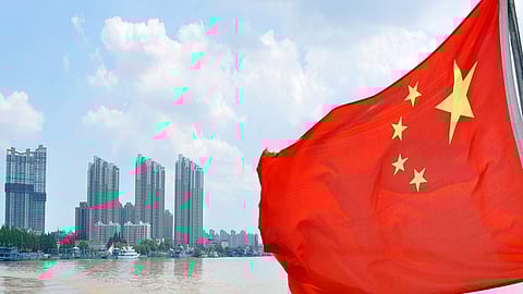 الصين تخفف قيود السفر عن مقاطعة هوبي بؤرة تفشي كورونا