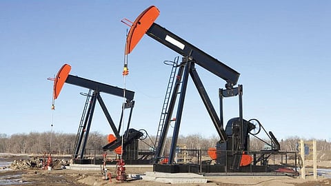 النفط يتراجع 1%.. وبرنت يسجل 36.95 دولار للبرميل