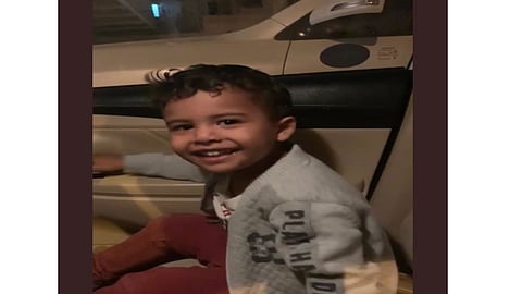 بالصور.. أسرة الطفل اللحياني المختفي بمكة توجه رسالة