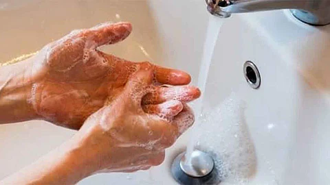 الخضيري يوضح علاقة التدخين وتطور الإصابة بكورونا