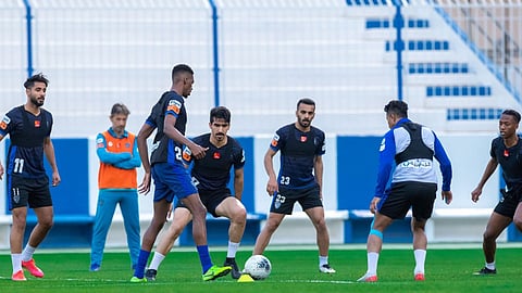الهلال يستعد لمواجهة أبها بتدريبات بدنية وفنية