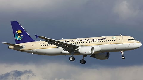 السعودية تعلق الرحلات الجوية الدولية لمدة أسبوعين اعتبارًا من الغد