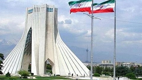 «كورونا» يزلزل إيران بـ 724 وفاة و14 ألف إصابة