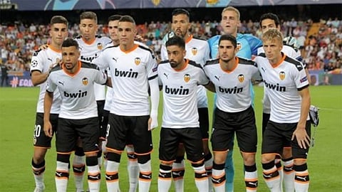 فالنسيا الإسباني يعلن إصابة عدد كبير من لاعبيه بـ«كورونا»