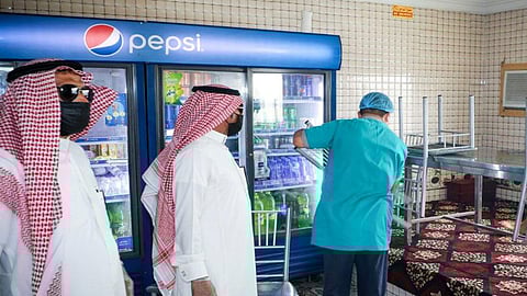 بالصور.. أمانة مكة تغلق 2164 منشأة.. وتتابع تنفيذ الإجراءات الاحترازية للوقاية من كورونا