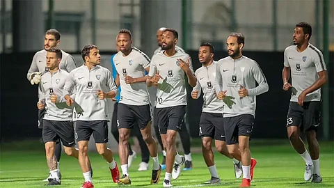 الهلال يكشف روزنامة المران المنزلي للاعبين