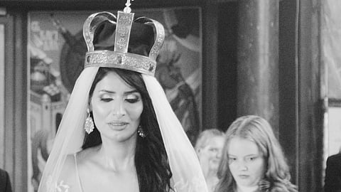 فايزة المطيري تجدد الجدل.. تزوجت في كنسية وعلى رأسها صليب