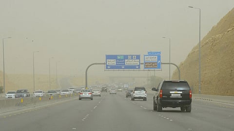 تنبيهات من الأرصاد: أتربة بأجواء مكة والمدينة.. وأمطار على الباحة ونجران