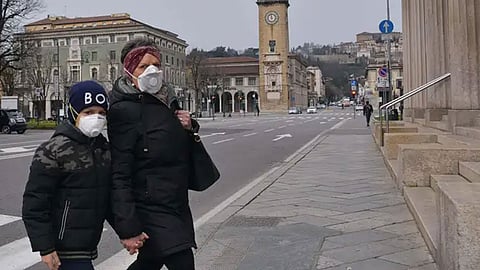 أقل تأثرًا من البالغين.. دراسة تفسر سر مقاومة الأطفال لكورونا