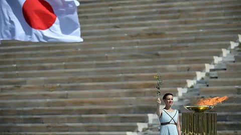 «طوكيو 2020» تتسلم الشعلة الأولمبية في صمت