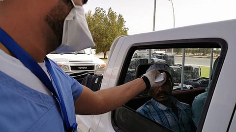 نقاط «الفحص البصري» تقدِّم خدماتها الوقائية للقادمين إلى ظهران الجنوب