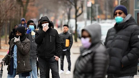 عمدة نيويورك: لدينا نحو ثلث إصابات كورونا في الولايات المتحدة