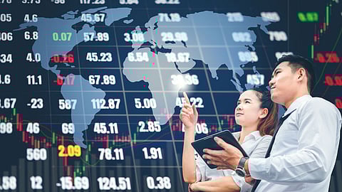 اتفاق أمريكي بتريليوني دولار يرفع الأسهم الآسيوية في «تعاملات الأربعاء»