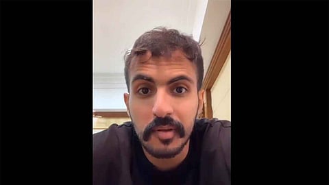 شاهد.. طالب سعودي بالهند: القنصلية وفرت لنا كل شيء ونسكن بفنادق خمسة نجوم