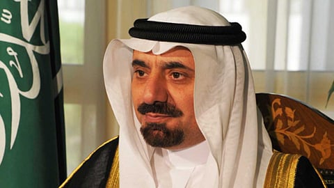 في اتصال مرئي.. أمير نجران يطمئن على صحة المصابين بفيروس كورونا