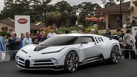 هل اشترى كريستيانو رونالدو سيارة بوجاتي تشينتودييتشي الجديدة؟