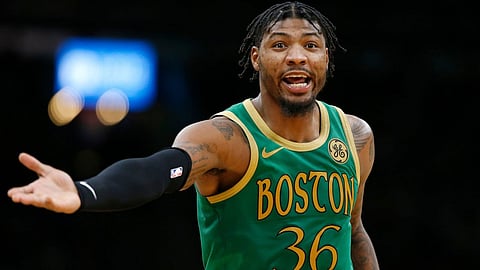 شفاء سمارت لاعب بوسطن سلتيكس الأمريكي للسلة