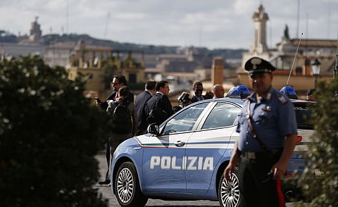 جريمة بشعة بسبب كورونا.. ممرض إيطالي يقتل طبيبة خنقًا