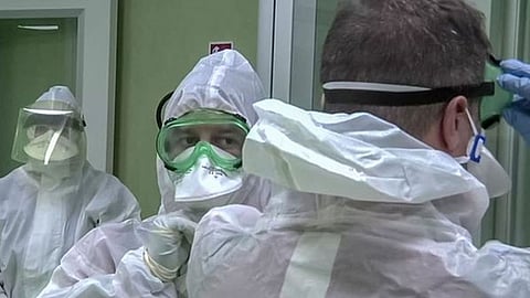 وفيات كورونا في أمريكا تتجاوز الـ7 آلاف شخص