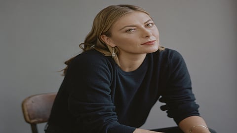 ملل العزل المنزلي يدعو شارابوفا لنشر رقم هاتفها للجمهور