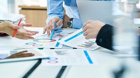 «العمل من المنزل» ينجح عالميًا.. وشركات اليابان: تجربة فاشلة