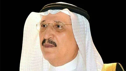 أمير جازان يعزي الشيخ محمد الراجحي وأسرته في وفاة أخيه