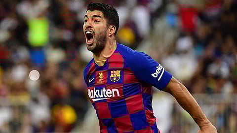 سواريز يعد جماهير برشلونة بـ«مكافأة خاصة» بعد تجاوز كورونا