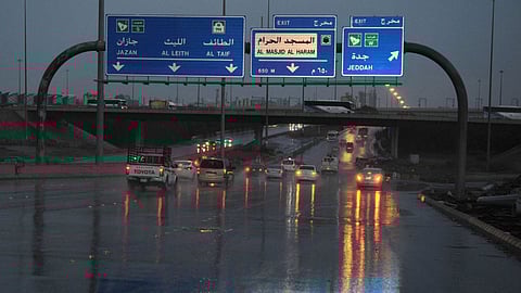 الزعاق يتوقع "حالة مطرية مميزة".. ويحدد المناطق المتأثرة بها