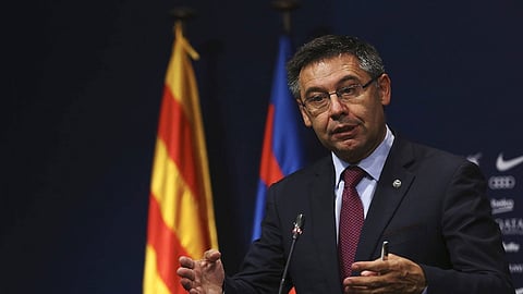 زلزال عنيف يضرب مجلس برشلونة.. والرقم 14 ينقذ بارتوميو