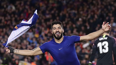 سواريز يضحّي ببرشلونة من أجل عيون صديقه أبريو