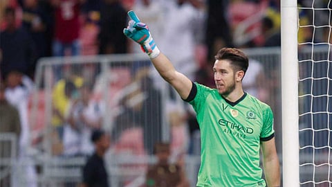 مدرب القادسية: الفائدة مزدوجة للأندية والحراس من التعاقد مع أجانب