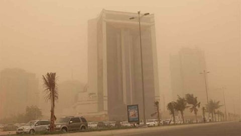 طقس الإثنين.. أمطار رعدية ورياح مثيرة للأتربة والغبار على 12 منطقة