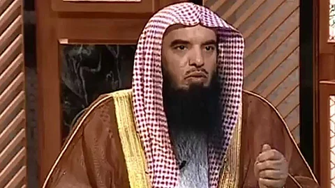 بالفيديو.. الشيخ المري يوضح حكم شراء الدولار بالآجل بسعر أعلى