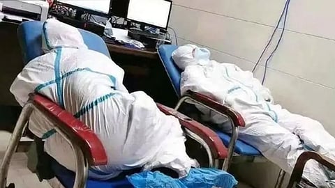 أبطال الصحة في مواجهة كورونا: نشعر بالفخر بعملنا عند شفاء مريض
