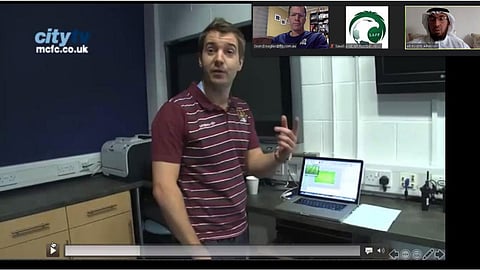 "عن بعد".. مدير التعليم بالاتحاد الأسترالي يحاضر للمدربين الوطنيين