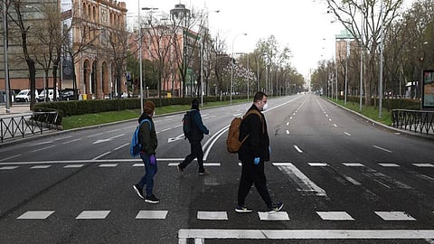 علماء يرجحون الاضطرار للالتزام بـ«التباعد الاجتماعي» حتى 2022