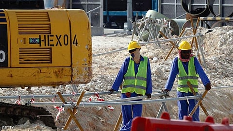 فيروس كورونا يتفشى بين عمال مونديال قطر 2020