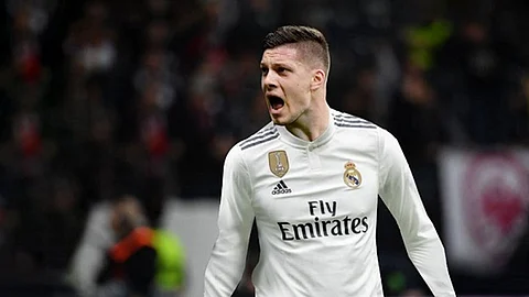 مهاجم ريال مدريد يواجه خطر السجن بسبب انتهاك قواعد الحجر الصحي