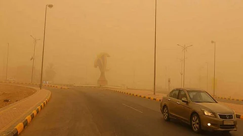 «الأرصاد» تنبّه قاطني 4 مناطق لأمطار رعدية وأتربة مثارة