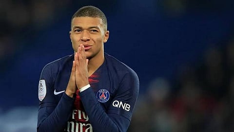 سياسي فرنسي يتوقع انهيارًا حادًا في قيمة مبابي بسبب فيروس كورونا