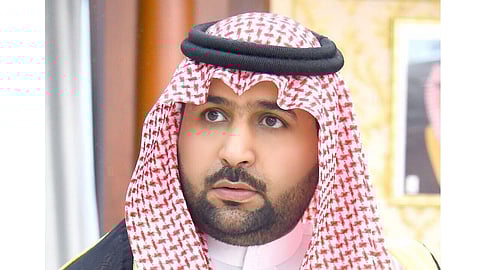 بالصور.. نائب أمير جازان يطلع على تسلم الأسر المستفيدة عددًا من وحدات الإسكان التنموي