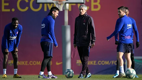 مدرب برشلونة يعلق على فسخ تعاقد ميسي