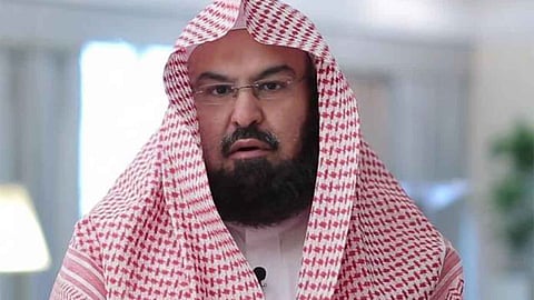 «السديس» يعلن إزالة الحواجز الوقائية حول الكعبة المشرفة واستمرار عمليات التعقيم والتطهير